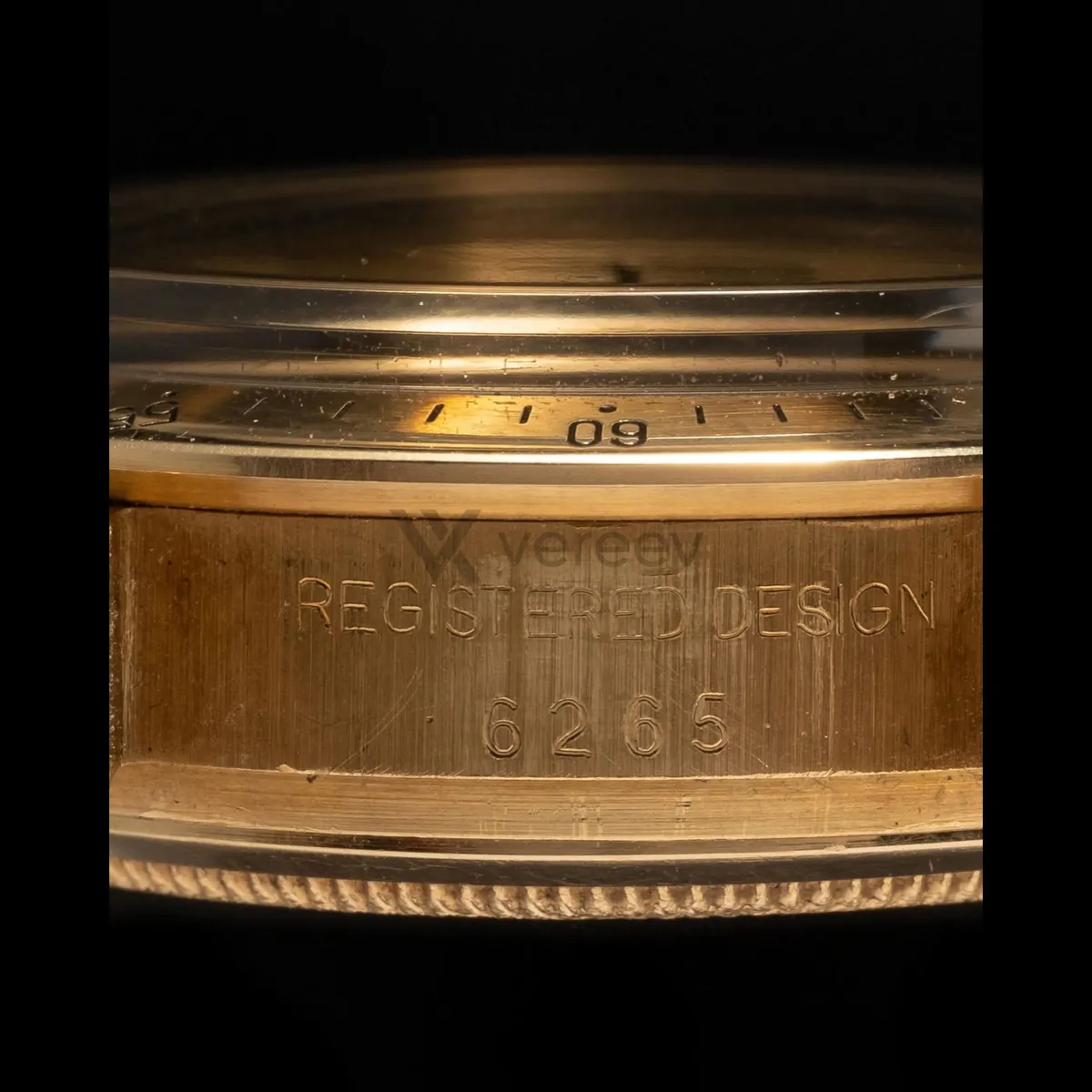 Sample photo 7, Clasp / Buckle: the case side between the lugs, engraved REGISTERED DESIGN and 6265